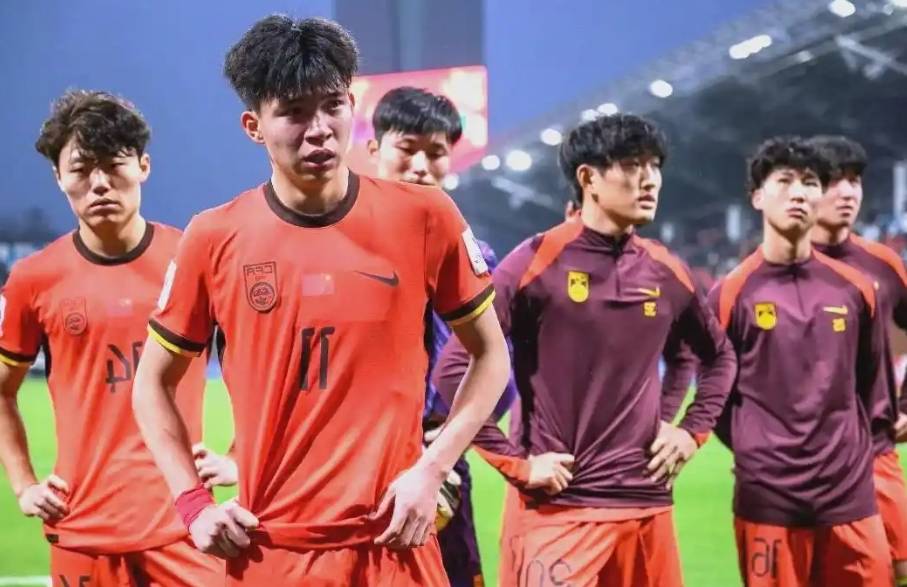 队到青年队, 王钰栋和拜 队到青年队, 王钰栋和拜